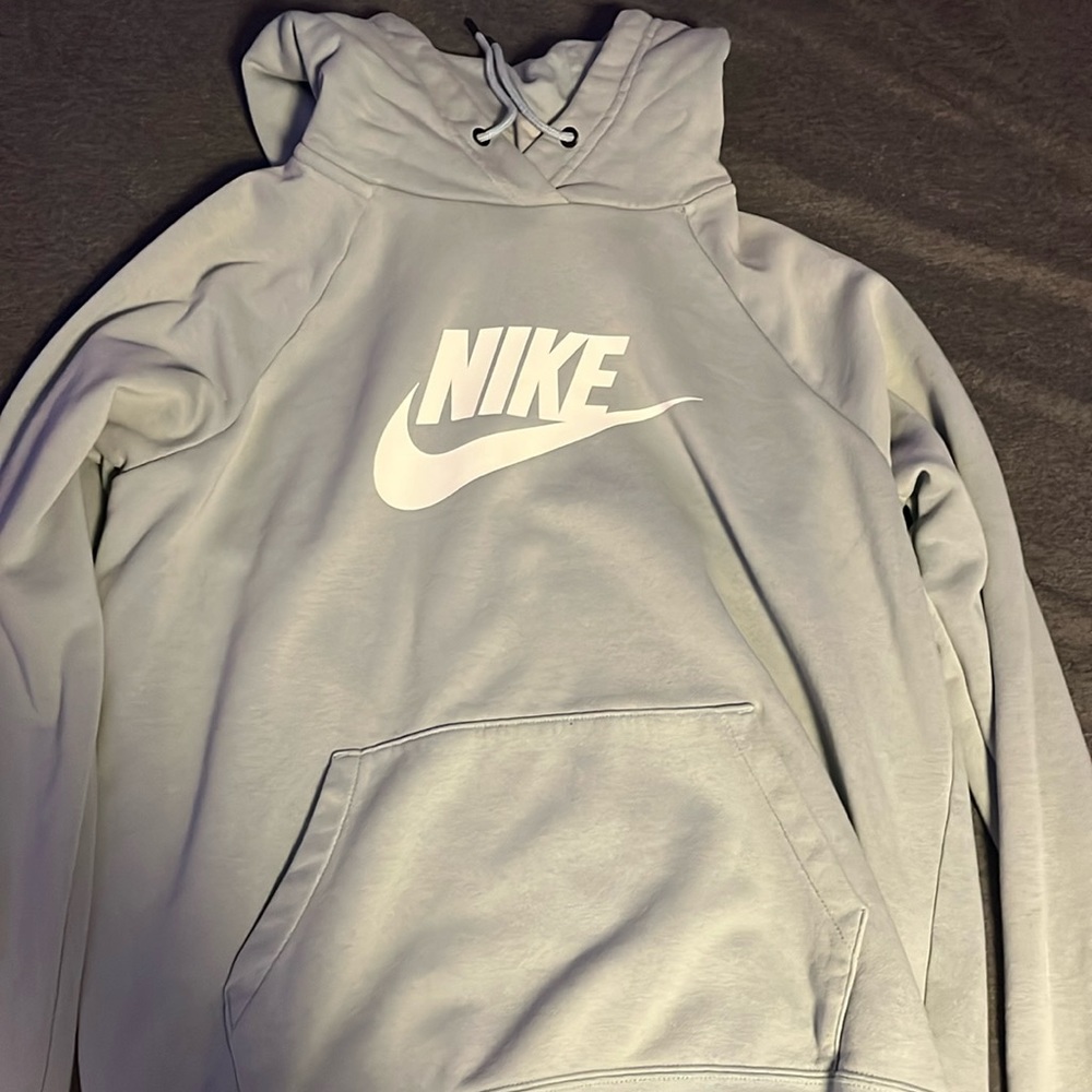 nike sweatshirt